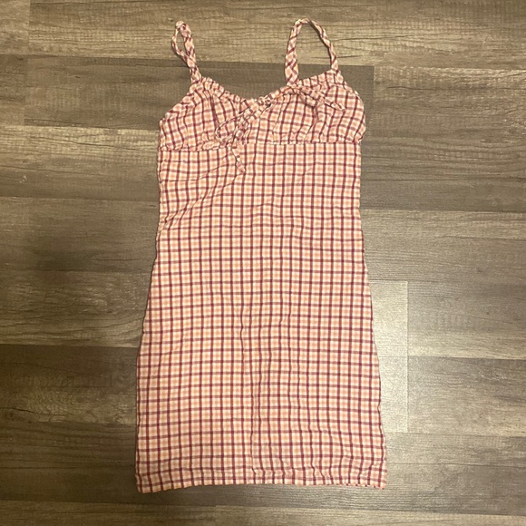 Tilly's Dresses & Skirts - Plade summer dress adjustable strap